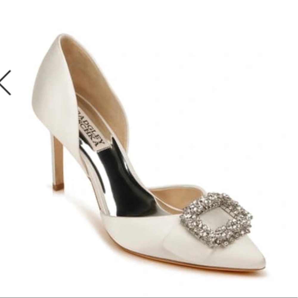 Badgley Mischka Gaiana Crystal Soft White Embellished Pumps Heels Size 8.5
